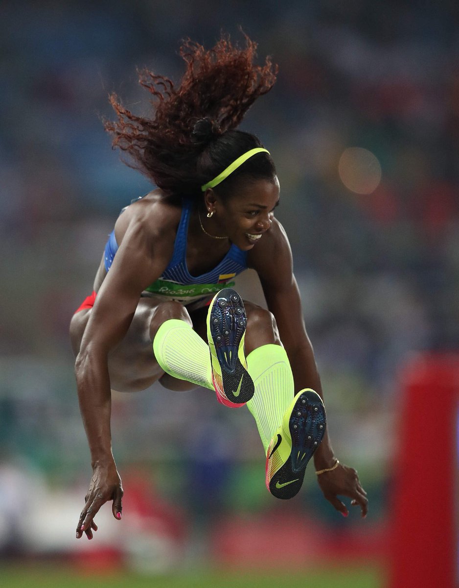 julitamartinez's tweet photo. Se me revienta el corazón de orgullo!!! @tripleCIbarguen felicitaciones!!!!! https://t.co/LDLebdnSdY