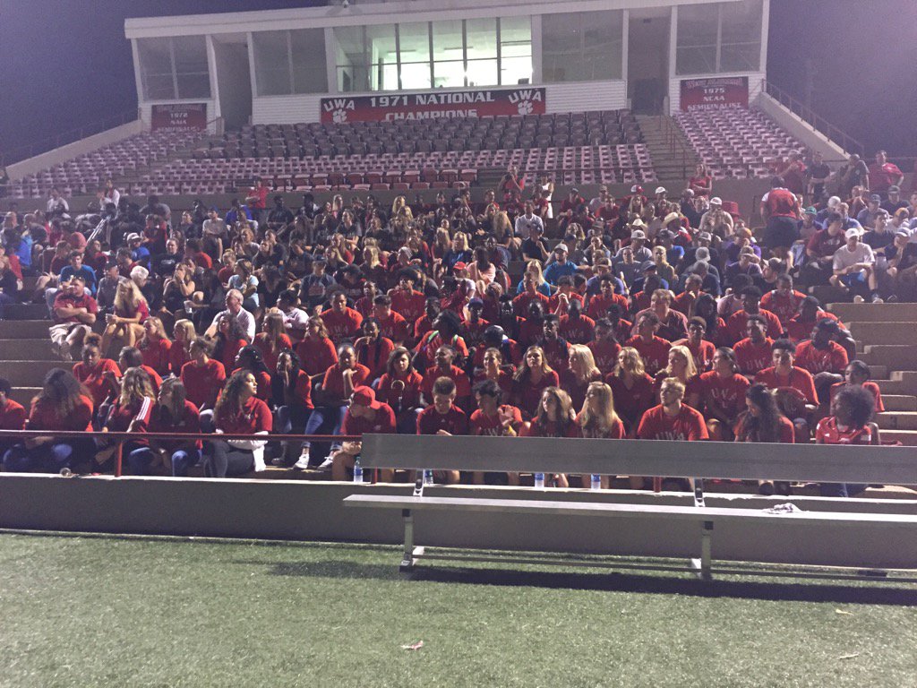 UWAAthletics's tweet photo. @UWAAthletics Welcome Back and Ice Cream Social. Over 400 student/athletes at Tiger Stadium https://t.co/TWkZsVMvUm