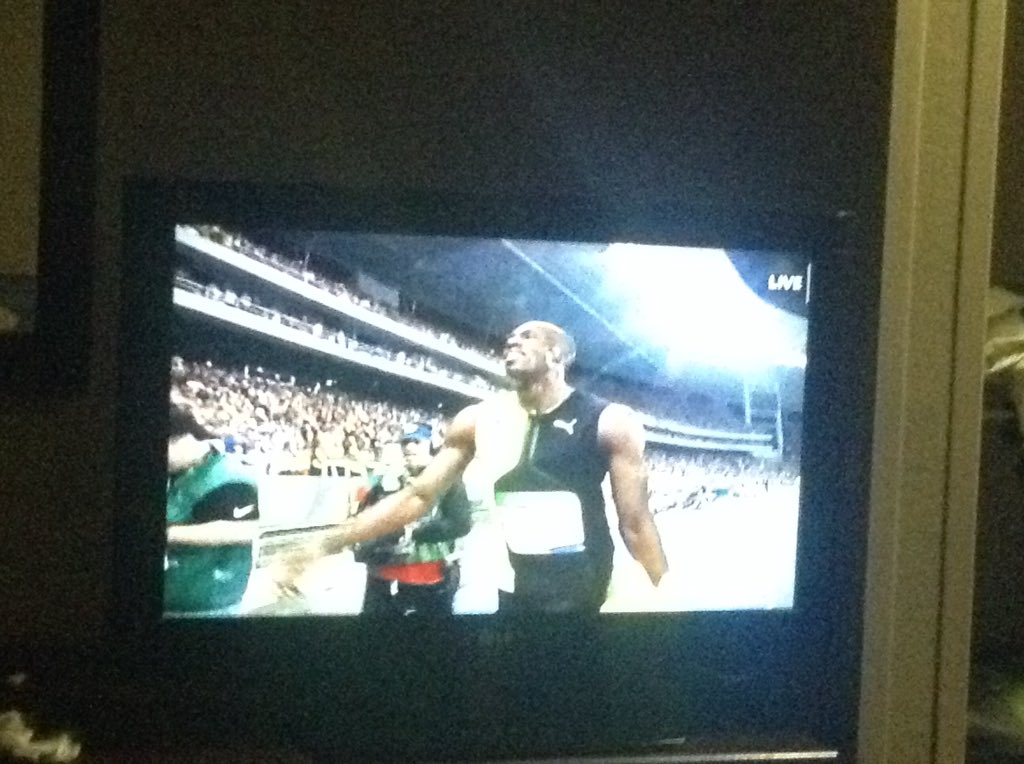 ShamOnTwit's tweet photo. World fastest men did it again #UsianBolt #100mFinal #Rio2016 https://t.co/VF3c0Te9mY