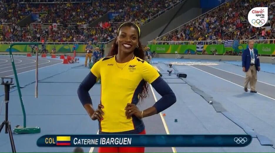 EpicosTweets's tweet image. Heroínas nacionales:
—Policarpa Salavarrieta
—La señora de las arepas
—La señora de las empanadas
—Esta mujer 🇨🇴