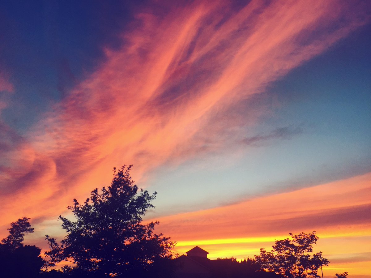 TrumanState's tweet photo. Kirksville sunsets 💜❤️ https://t.co/A0Dfug0GSK