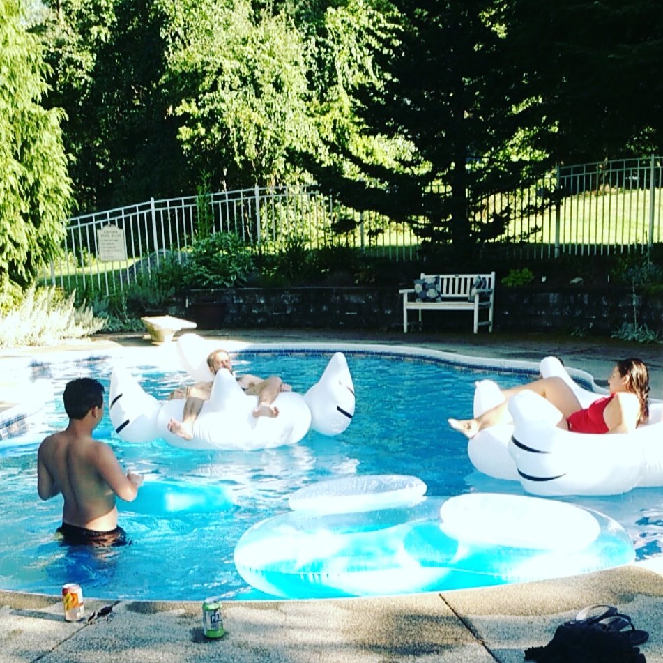 erin_biron's tweet photo. TCPCG pool party! Relaxation time! #tcpcg17 #poolparty #thesquad https://t.co/luikOMnYtq