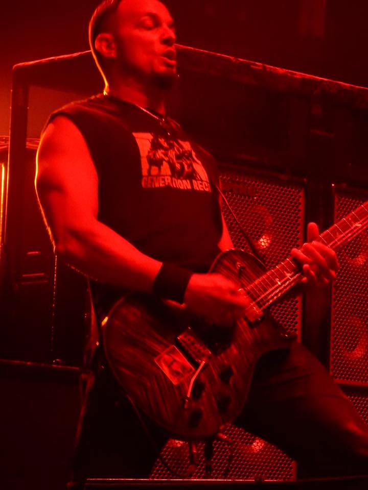 AlterBridgeBras's tweet photo. @MarkTremonti with @saintasonia yesreday in Houston  📷Janette Martin https://t.co/AUa1tJkbxX