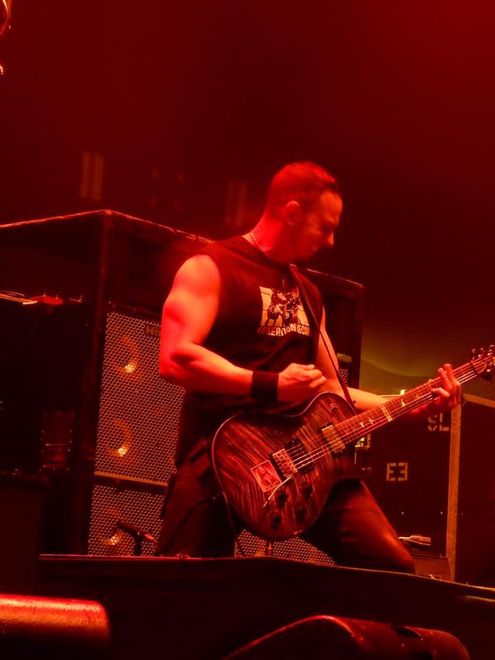 AlterBridgeBras's tweet photo. @MarkTremonti with @saintasonia yesreday in Houston  📷Janette Martin https://t.co/AUa1tJkbxX