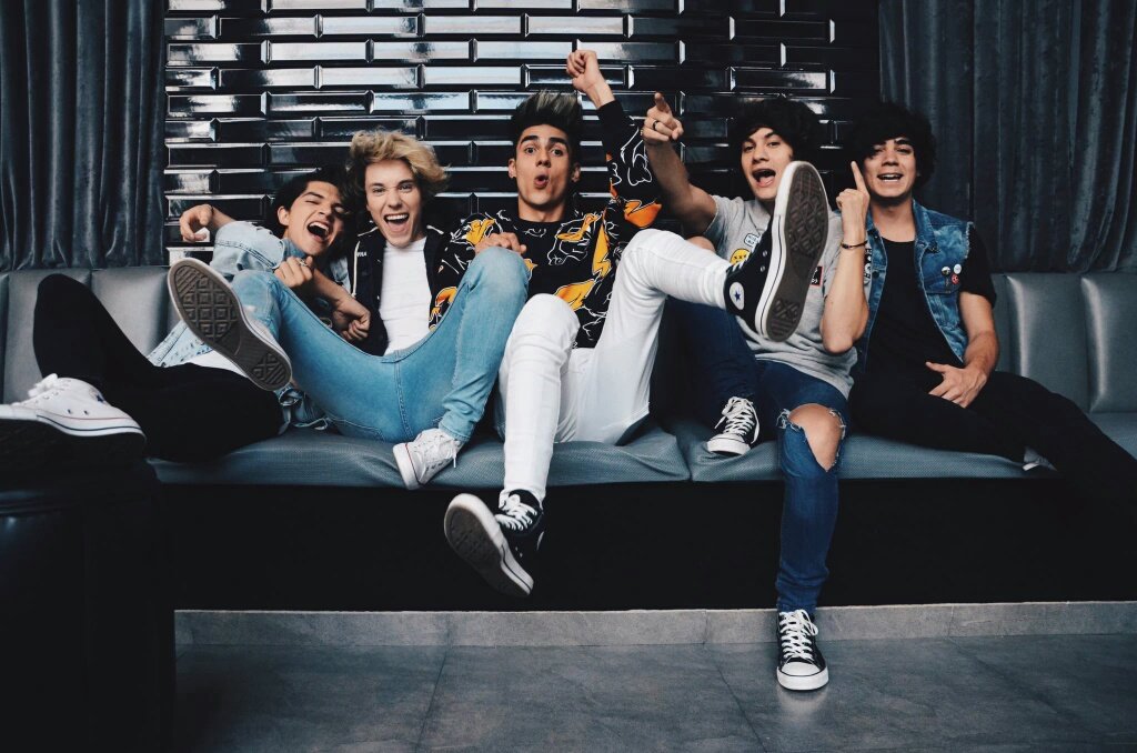MexicanCodersMX's tweet photo. 🚨VOTACIÓN MASIVA🚨 5/10
RT para ganar
#CD9 #CD9Video #JosCanelaTrendy #IFeelAlive #KCAMexico https://t.co/QWvRLWDpPj