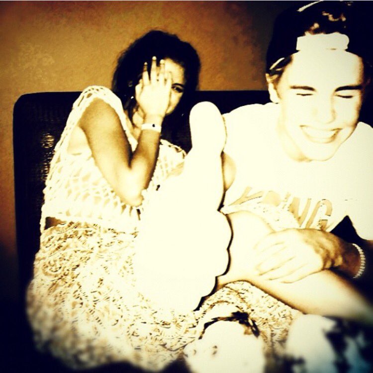 begoodtoother's tweet photo. Justinが売名のために付き合ってたと思うなら付き合ってた時にSelenaの何を見てきたの？って感じ https://t.co/7VlxRnhEBk