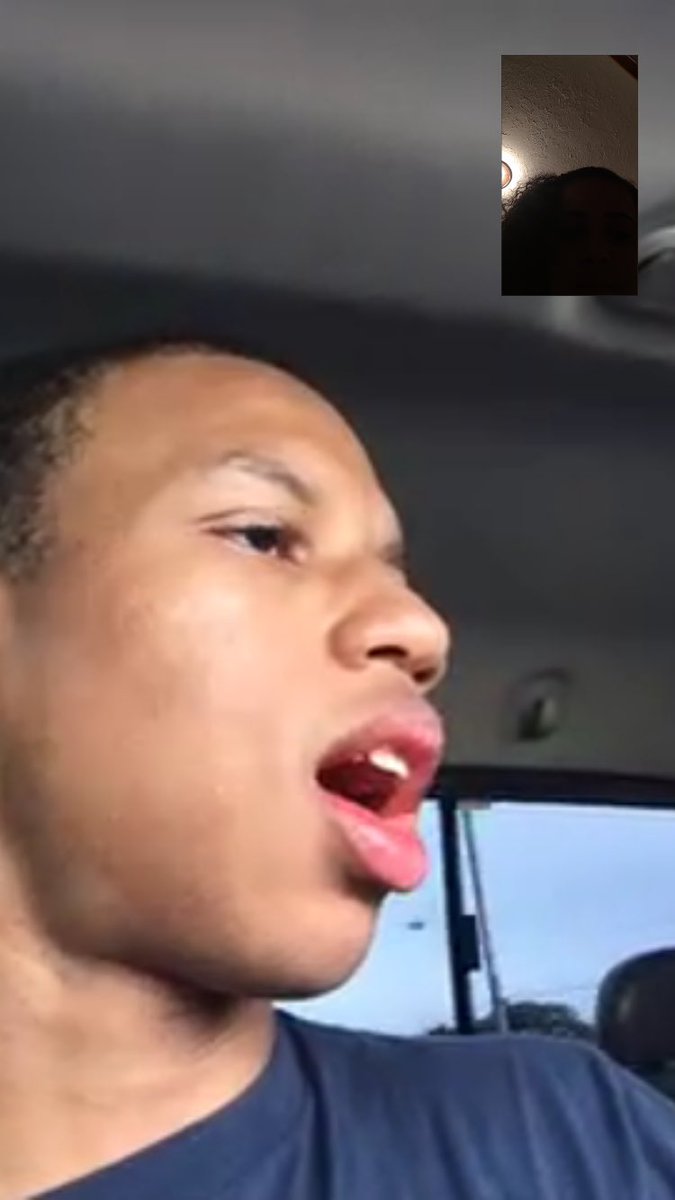 Savannax3_'s tweet image. poor Q started crying about how much he loves me but then got hood on his driver #wisdomteethprobs 😂😂😂