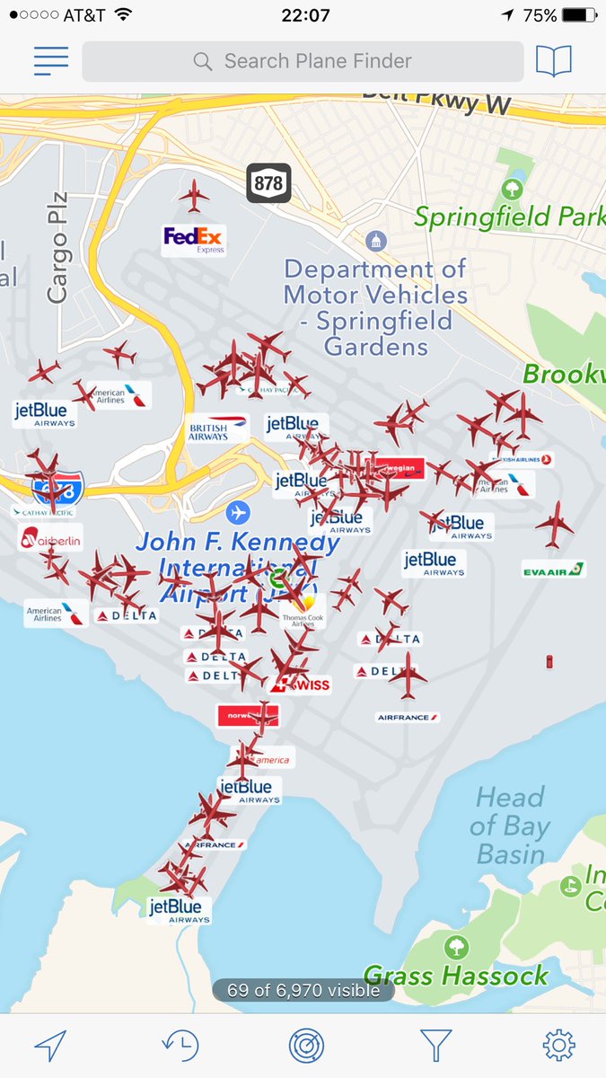 1stDueCrew's tweet photo. JFK - Looks like full ground stop now at the airport. Other flights being diverted https://t.co/mlIOYj4p5O
