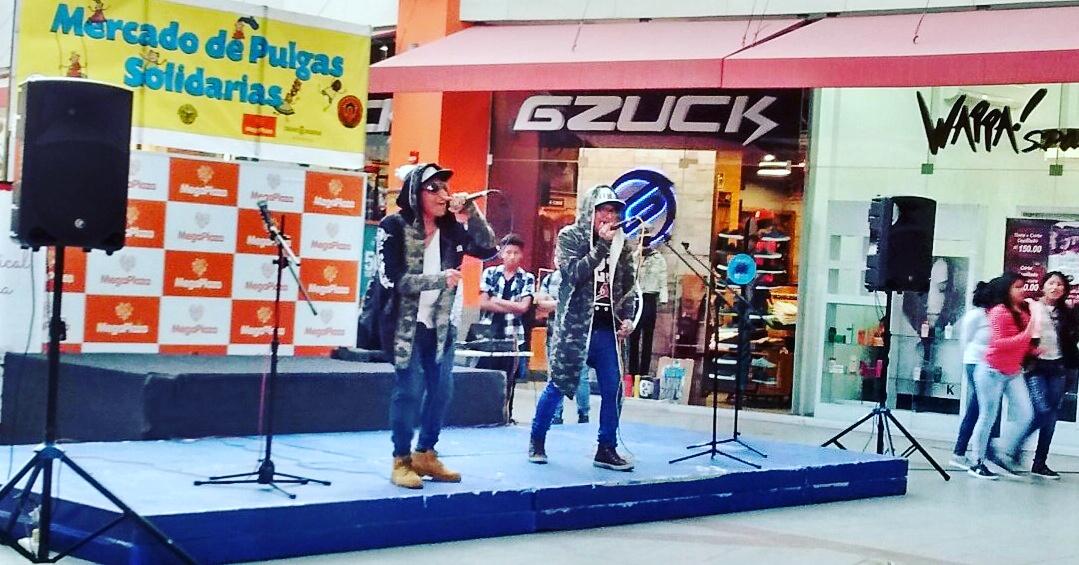 maflowelserio's tweet photo. Nosotros somos los MEGAMENTES MUSICALES #maflowelserio &amp; #jotaarmand  -  #megaplaza https://t.co/PcZ6wK1TCP