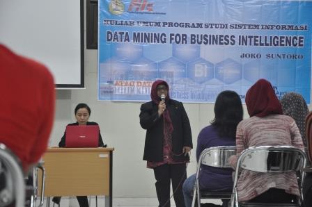Kuliah Umum SI “DATA MINING FOR BUSINESS INTELLIGENCE” ftik.usm.ac.id/blog/2016/08/1…