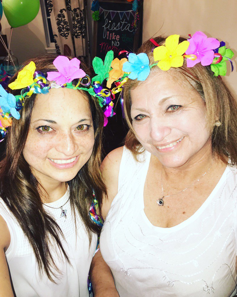 Cyndrian's tweet image. Love spending time with my beautiful mother❤️💕🌸