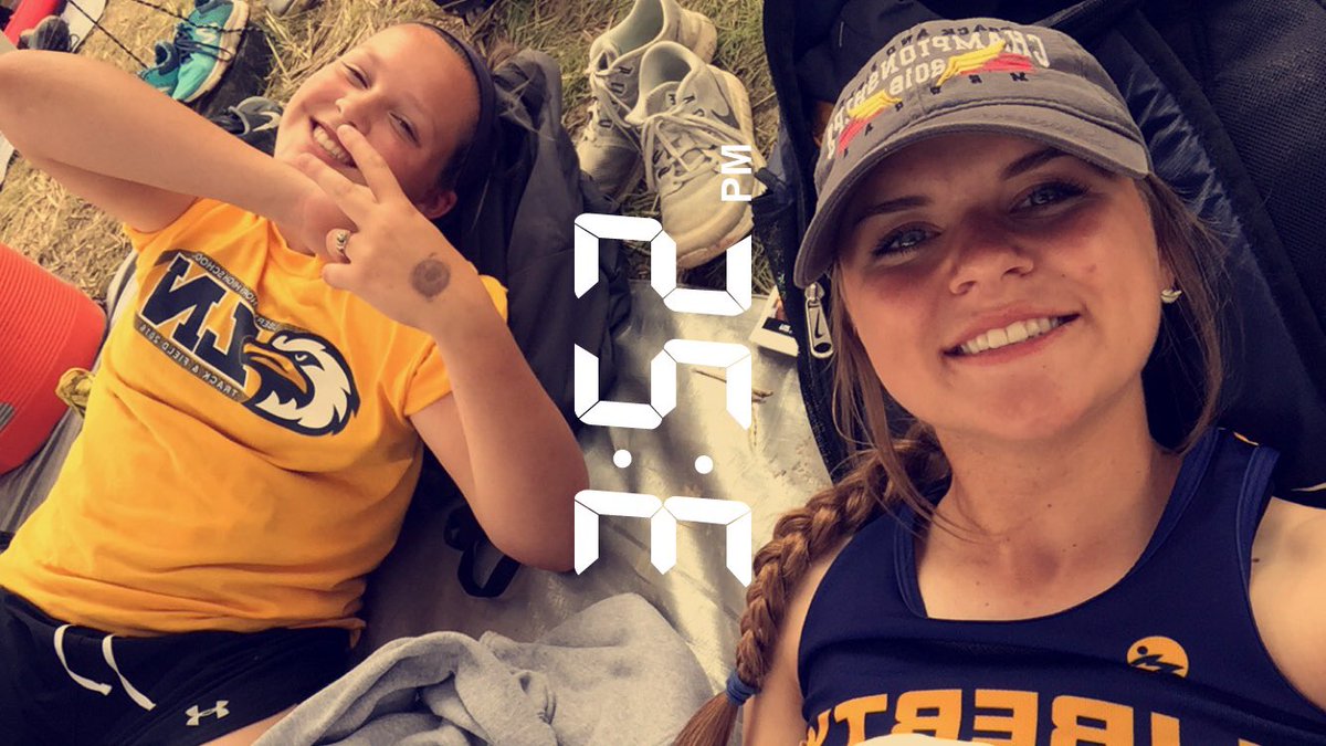 ktempleton30's tweet photo. #LNSummerFun was full of royals games, Fulton, state and best friends 💕😝 https://t.co/5UrZIJEivd