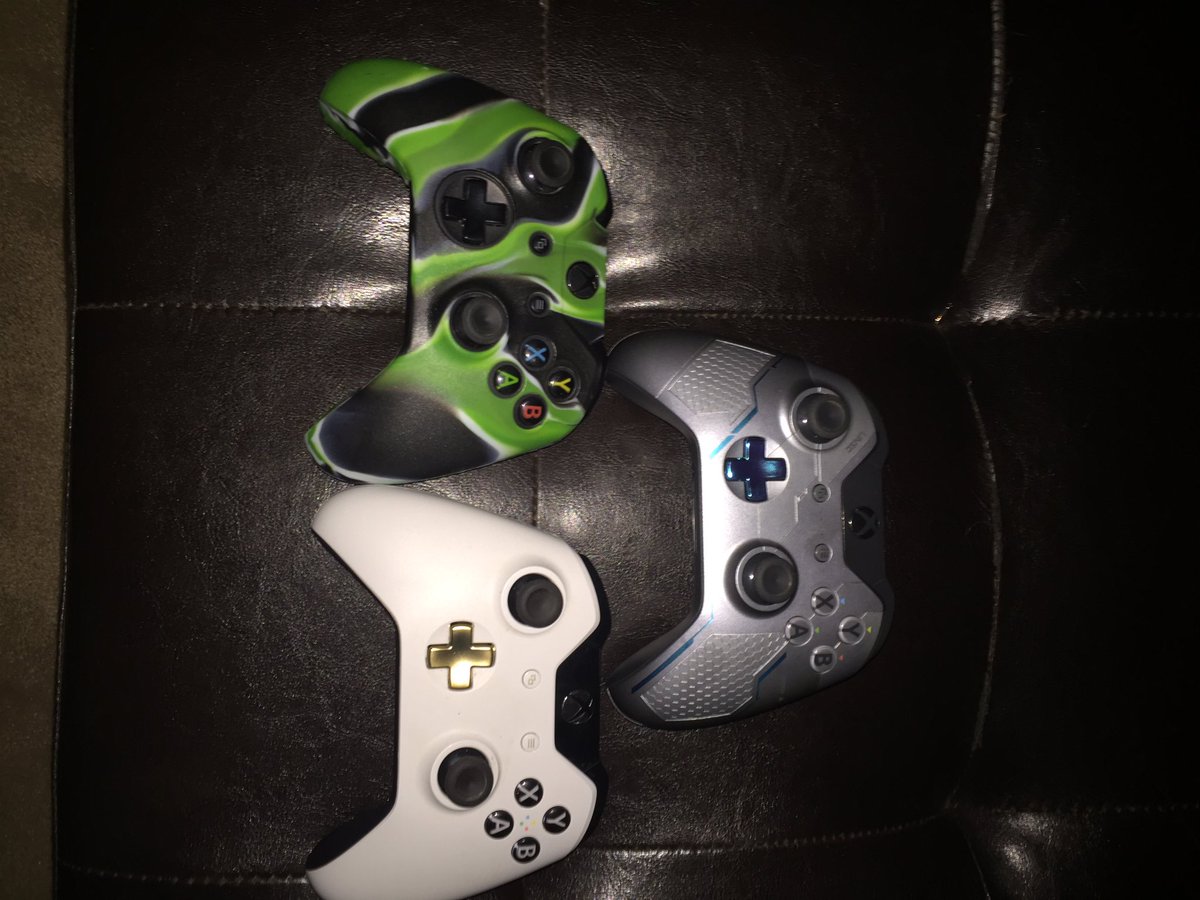 Controller setup is getting better #lunarwhite #halo5 #controllerskin