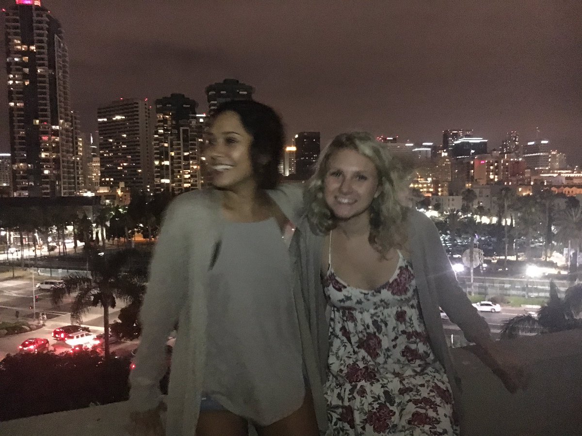 haleybugsss's tweet photo. #4picswhereiwasthehappiest 😃 https://t.co/tfx2nXOqup