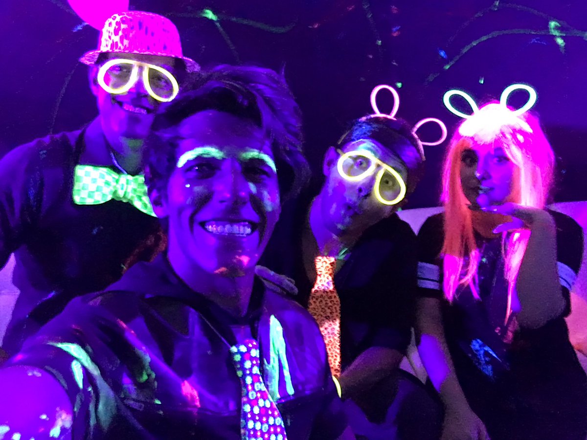 PPTeamRafa's tweet photo. Ya en la fiesta sorpresa de @PPTeamKaren https://t.co/KrSWoJMTUx