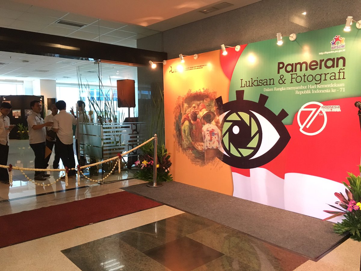 pu_bpsdm's tweet photo. Pagi! Jangan lupa kunjungi Pameran Lukisan & Fotografi di Lobby dan Ruang Serbaguna Kementerian PUPR. #BPSDM17an https://t.co/hO4lGa8J7Q