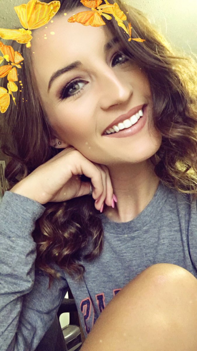 harleyy_mikaela's tweet photo. if you think you had it bad you are wrong. #glowupstrong https://t.co/qXSe1MbbMV