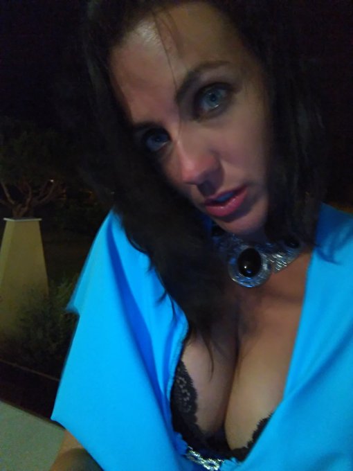 Bonne nuit mes ch&eacute;ris !!!! Bisous 💋💋😚 https://t.co/Vs3VMw41wn<a href="/tag/asswednesday"class="tags"><span>#asswednesday</span></a><a href="/tag/morning"class="tags"><span>#morning</span></a><a href="/tag/morningtime"class="tags"><span>#morningtime</span></a>