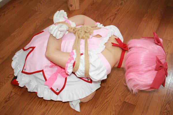 CosplayBondage's tweet photo. https://t.co/pjpKfv4E9n