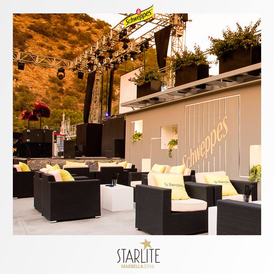 StarliteFest's tweet photo. Así de irremediablemente atractivo luce el espacio de @Schweppes_ES en #Starlite2016. #ExpertsInMixing para ti. https://t.co/ihtYgFCs35