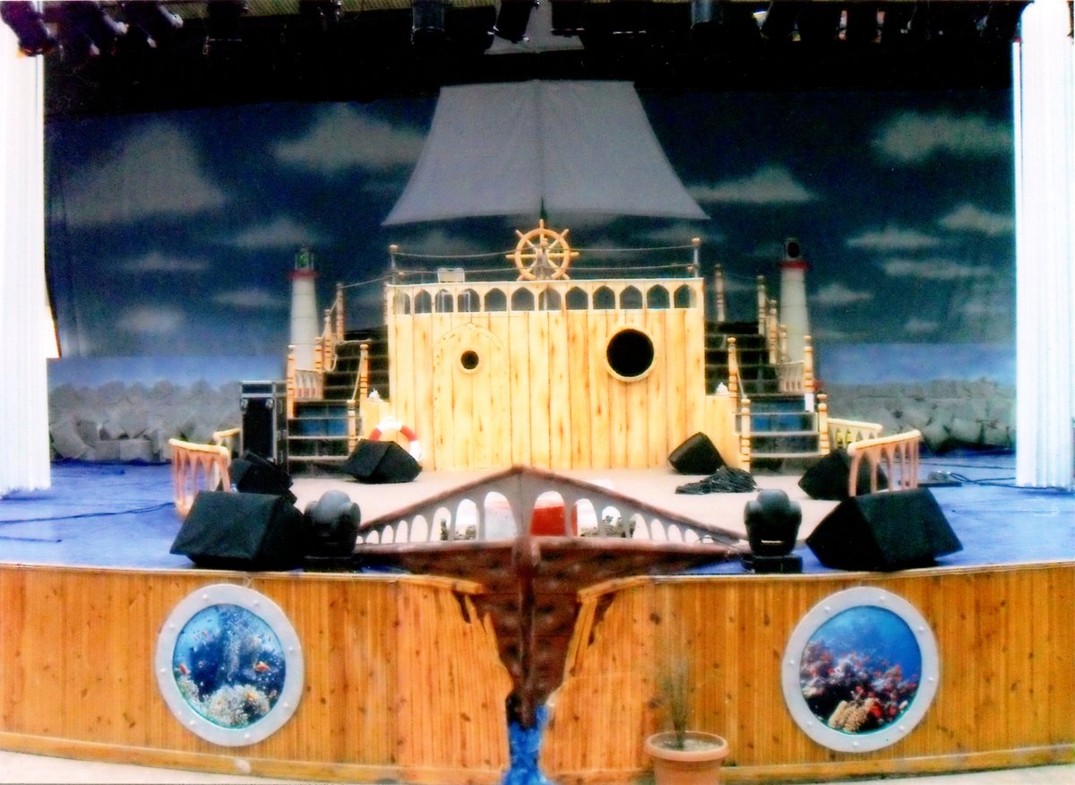 SarlGrad's tweet image. Création d'un #bateau sur une scène d'un #théâtre 
Besançon 2016   - grad-deco.com
goo.gl/4TnF2b