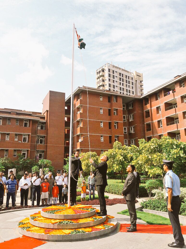 Happy #IndependenceDay to all #Indian citizens. Jai Hind !