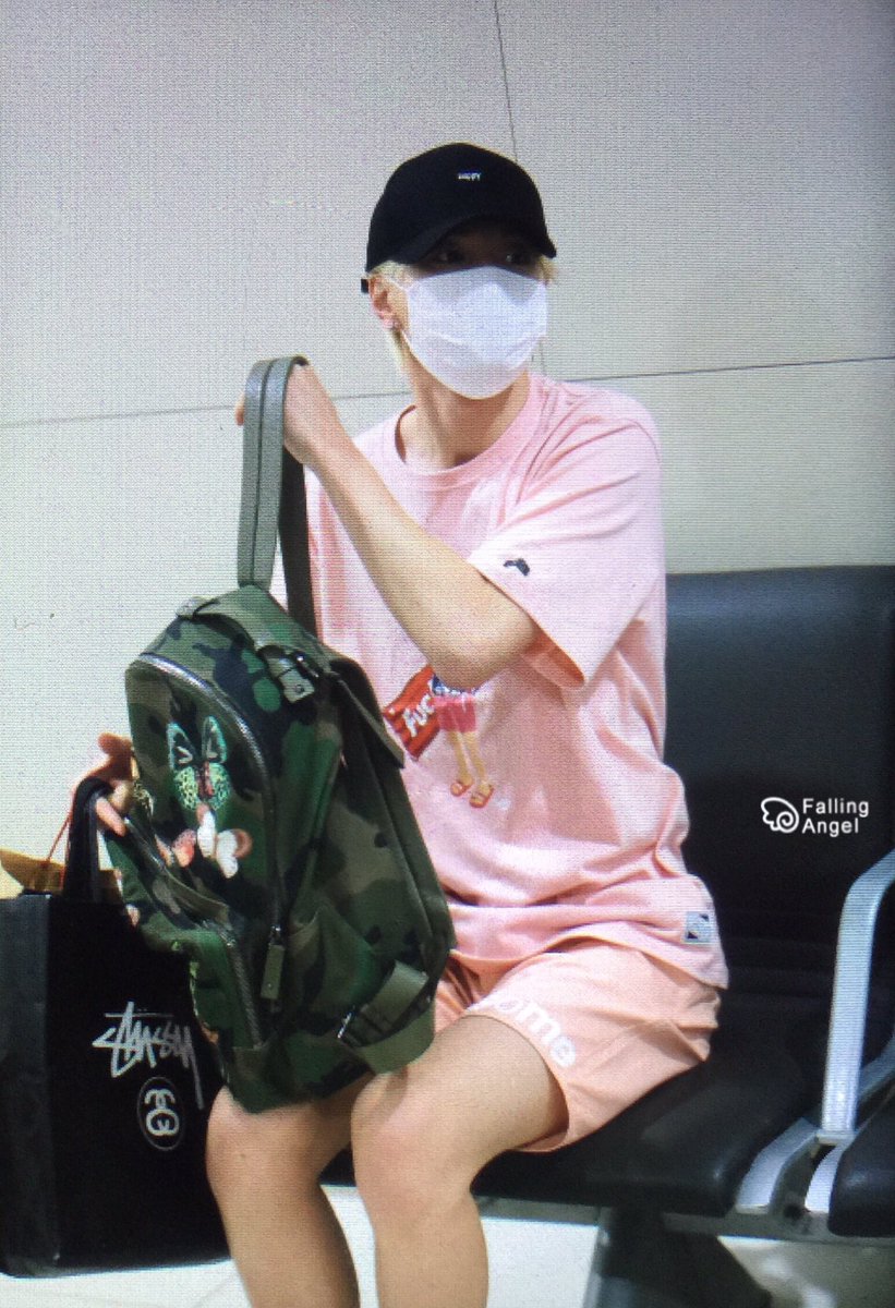 falling9393's tweet photo. 160815 김포공항 도착 @infiniteyounges #성종 https://t.co/KNWBe3qOPo