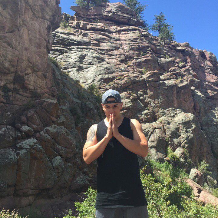 Archule1Gilbert's tweet photo. ✨😄Makemesmile.Come chat with #liveme#Music #CallingMyFans Gilbert Archuleta’s #onairnow~ https://t.co/VPa8qHQ2LV https://t.co/WXzKVUokXp