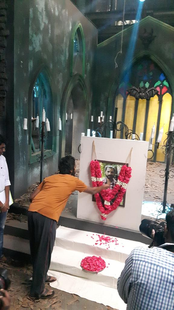 karthikkumar251's tweet photo. @TeamGvPrakash @rajeshmdirector @gvprakash @Jagadishbliss @nikkigalrani @RJ_Balaji https://t.co/jqYUqZbHVm