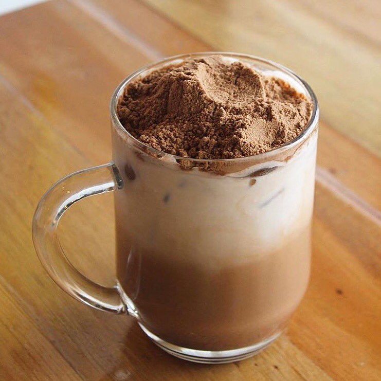 hqmanila's tweet photo. Never a bad idea. 🙌🏼😎👍🏼 #katipunan #hqmnl #cafe #games #milodinosaur #yum #dessert #monday | 📸: @forkspoonmanila https://t.co/P5k5dwBHHC