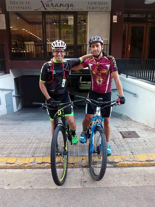 Roberto y David empiezan Tracks Maresme 200 en tres etapas.Hoy con salida en Vilassar de Mar y llegada a Canyamars!