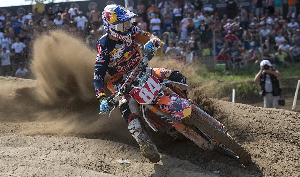 RTLGP's tweet photo. Jeffrey Herlings maakt volgende week zijn rentree op @ttcircuitassen. Trainingsbeelden: https://t.co/4szaIwTV3a https://t.co/P6gw3J13q1