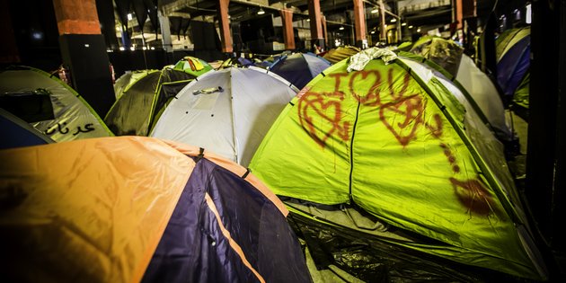 The life of #refugees living in squats in Greece cnet.co/2ayvA4X