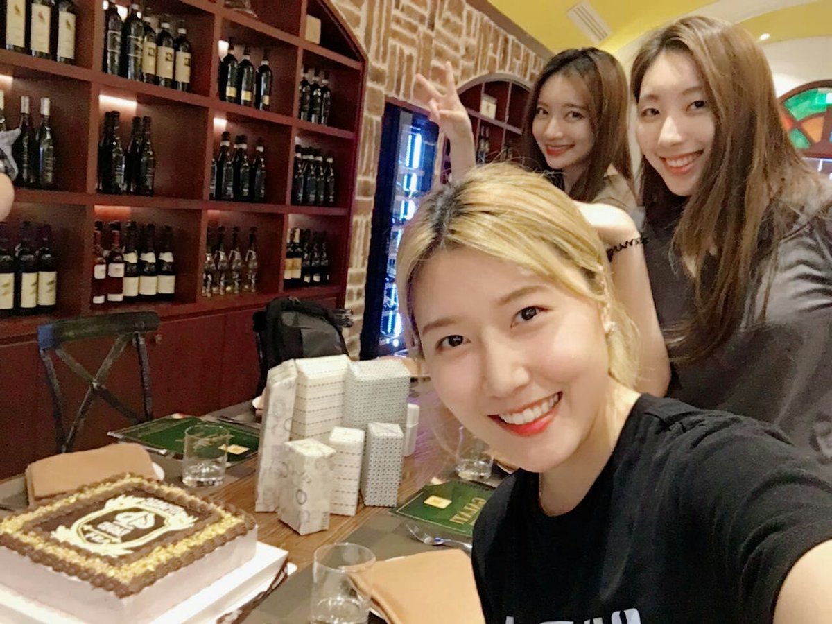 #광복절 8.15 #지피베이직 #GPBASIC _ 
데뷔 6주년 중국 팬분들께서 준비해 주신 축하 케익과 선물 감사합니다.