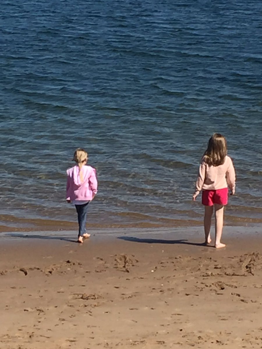 HeatherBain9's tweet photo. #nurseactive on a holiday Monday in Peterhead with the granddaughters #peterheadprison https://t.co/9rBYKJR264
