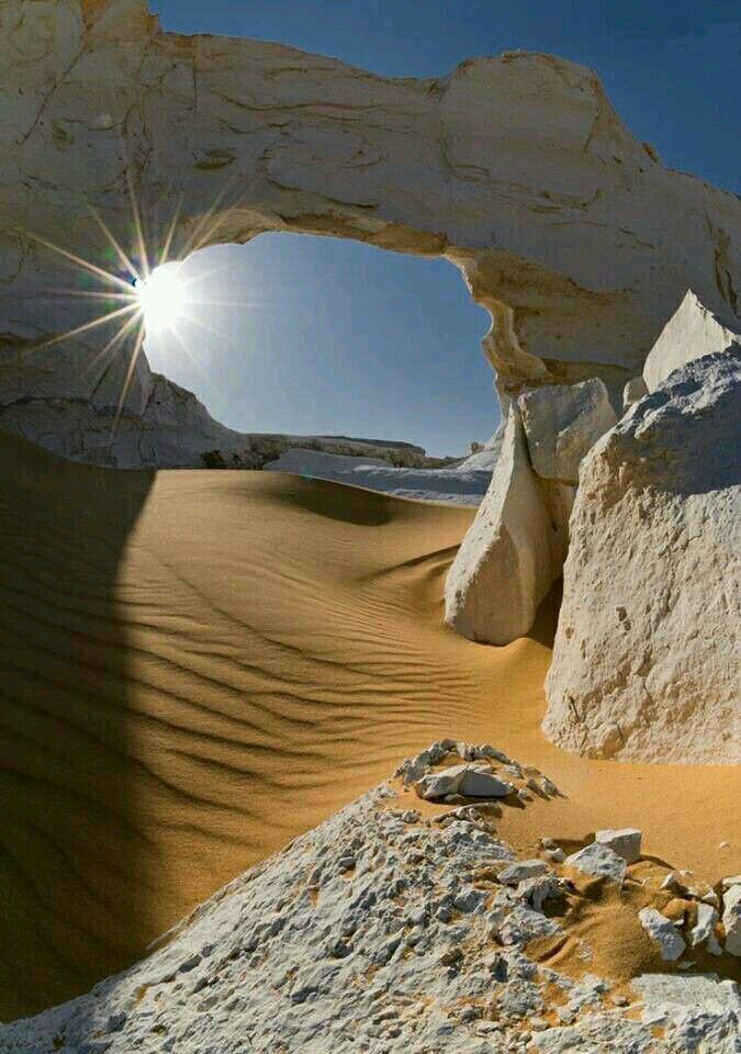 Estrella51Ahora's tweet image. Wind changes the shape of the sand dunes, but the desert remains the same...🌟💕

-Paulo Coelho, &quot;The Alchemist&quot;