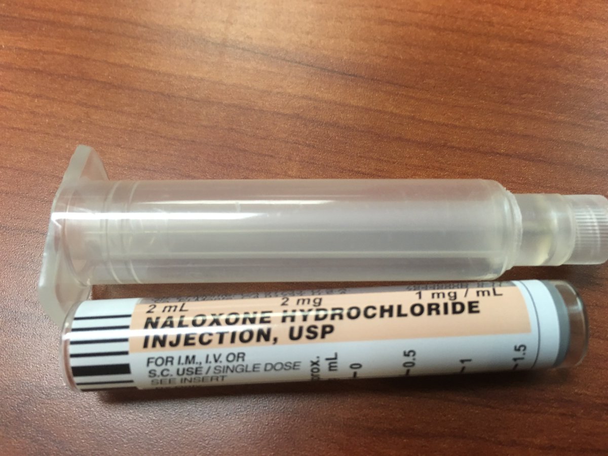 ChesterfieldPD's tweet photo. Officers will soon be carrying Narcan to counter the effects of Opiod Overdose. #Monarchfpd https://t.co/piWAPQIzgS https://t.co/HtfNGyityg