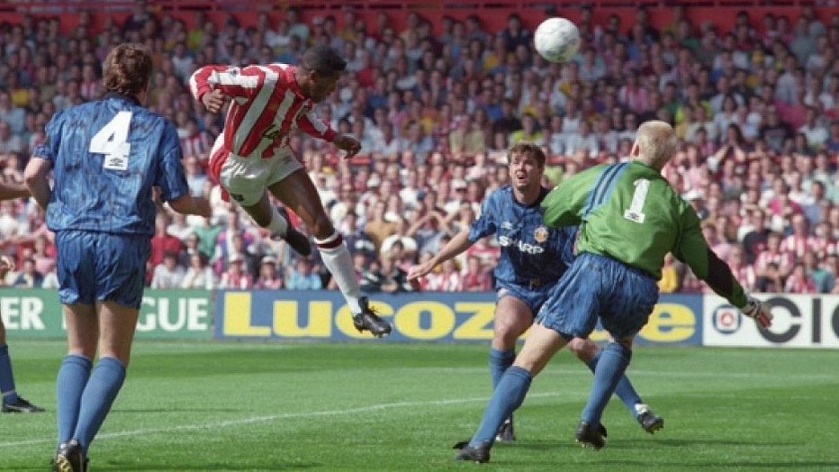 Squawka Football on Twitter: "ON THIS DAY: In 1992, Brian Deane scored the first ever Premier League goal during Sheffield United vs. Man United.… "