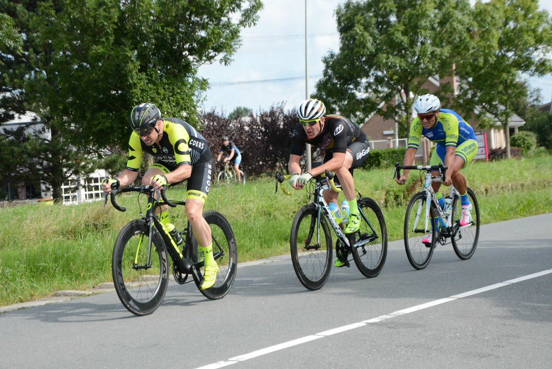 chriscappel's tweet photo. @fietsmaatjes mooie foto's  gisteren #NKWFN met 4 Ronde in de kopgroep gereden @BeachBoysNwijk #TeamZAES #FotoKoos https://t.co/TRsHqjIacv