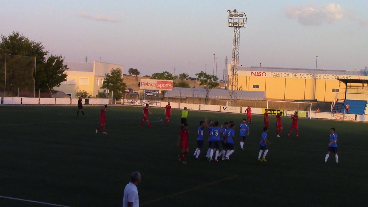 manuvicente68's tweet photo. Cuando en un partido NO puedes destacar un futbolista por encima del resto, eso se llama EQUIPO, GRUPO, TRABAJO .... https://t.co/XwF8m3SsOH