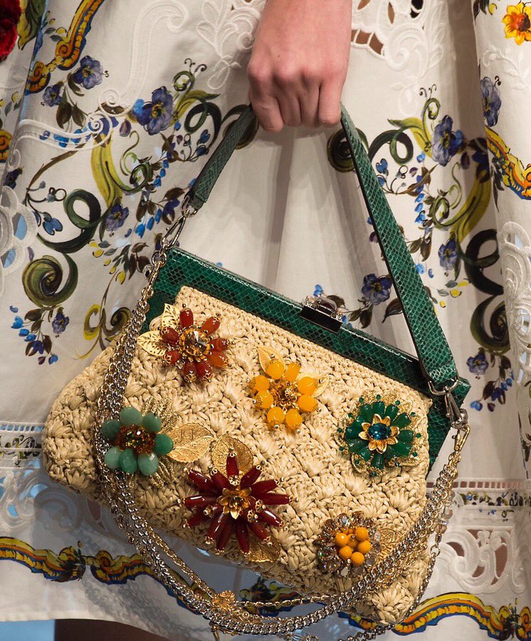 سيدات الموضة tweet media