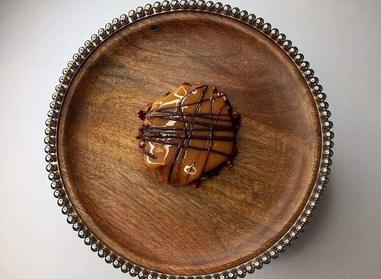 SugarLeafTreats's tweet photo. It's the Cadillac of cookies in my world. #TurtleCookie #GooeyCaramel #Chocolate https://t.co/cYAbo4xW1B