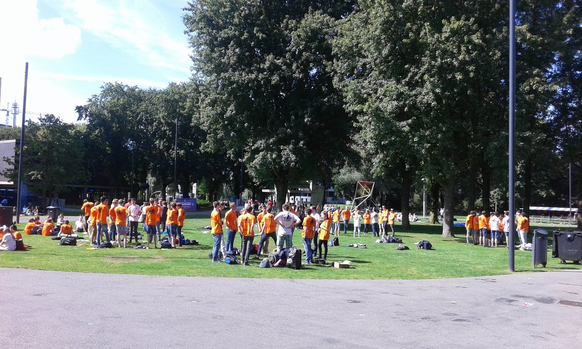 nicolienbadura's tweet image. Buiten op de TU/e-campus is gelukkig volop leven: de introductie is begonnen! #intro16 #tueindhoven