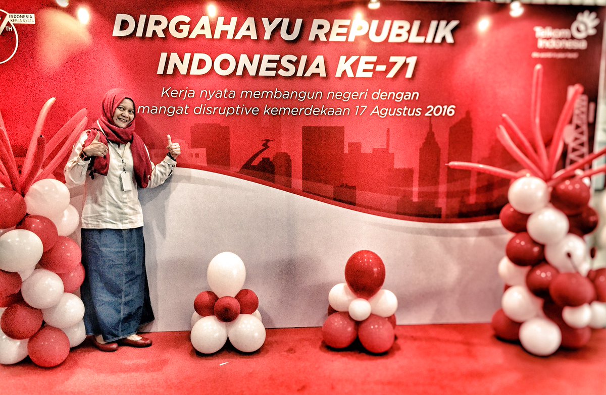 ds_ambar's tweet photo. Mumpung msh sepi tadi pagi nyempetin narsis dl @Synergy_Telkom, tks p satpam udh bantuin ngeklik camera hp q https://t.co/6UjHwJlBKu