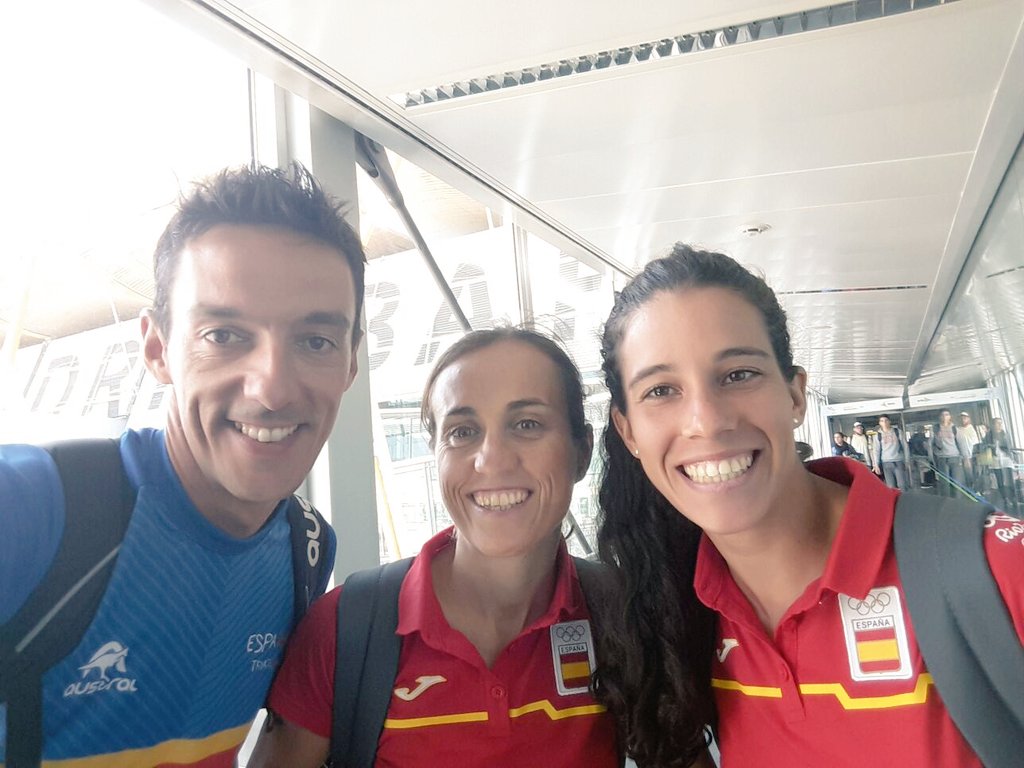 TRIATLONSP's tweet photo. .@ainhoamuruitx @MiriamCasillasG #Sergio ponen rumbo ✈ a  #Rio2016 #TocaGanarATodas  #SomosTriatlón6ARío #Triatlón https://t.co/WITniQ1aIT
