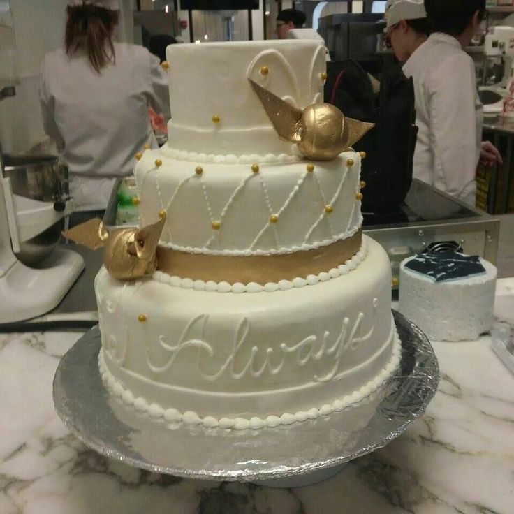 PotterWorldUK's tweet photo. Harry Potter Themed Wedding Cakes https://t.co/QbG3VT29cS