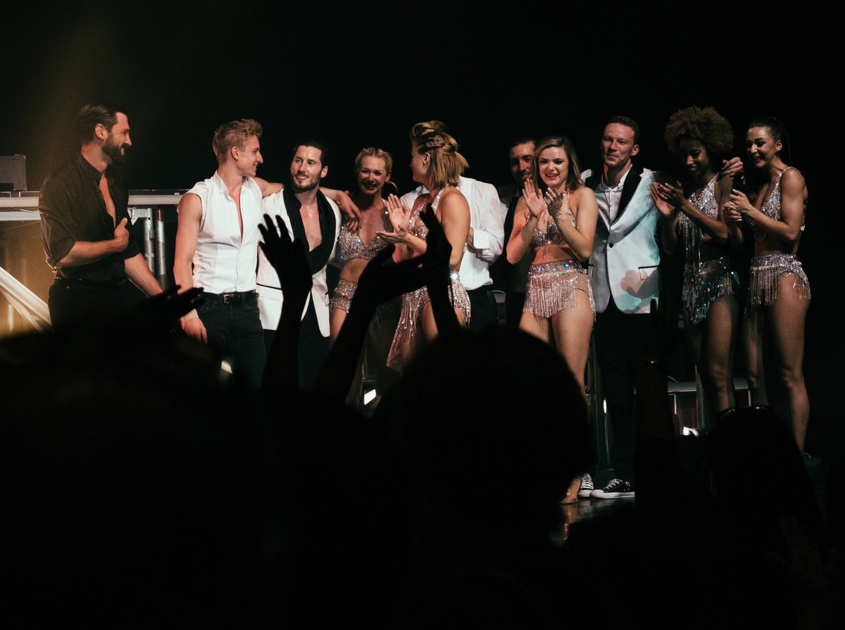 dianalogs's tweet photo. The spectacular @maksandvaltour cast's final show. Thank you for including the Bay! @iamValC @MaksimC https://t.co/0FUDtv5Jf6