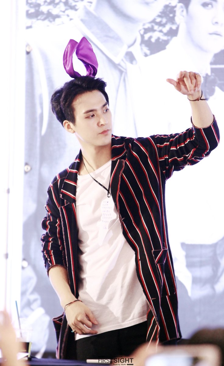 firstsight_DW's tweet photo. 햇살 눈부신 7월 그 어느날 #동운 #손동운 #비스트 https://t.co/5NjpwwK5VD