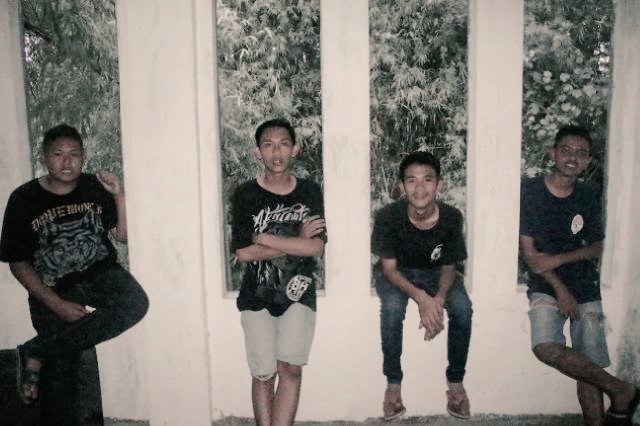 Potret buram! 
-SenimanGadungan PunkRock-