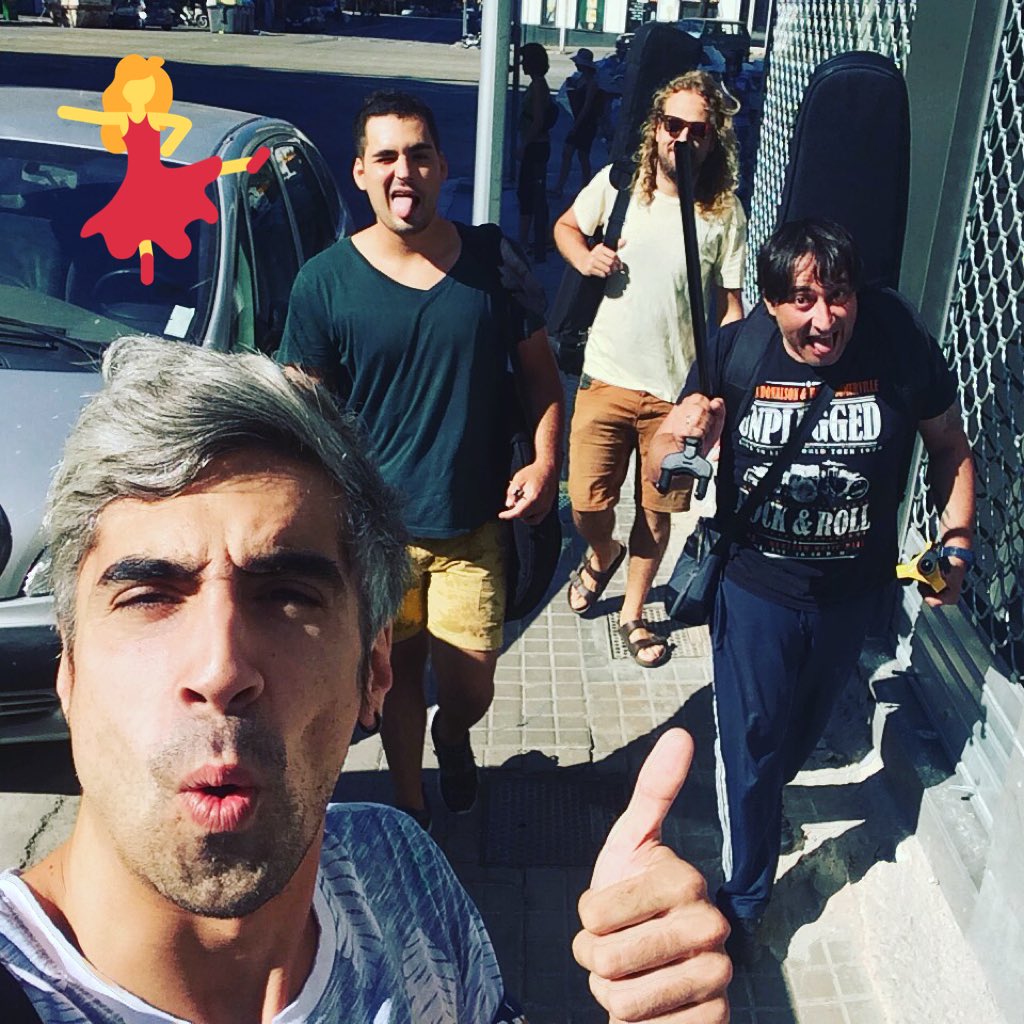 apepopTMP's tweet photo. Preparando el concierto de mañana 🤘😏🤘 https://t.co/CI1V49M4kX